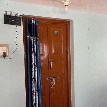 Anbu Ramana Guest House Tiruvannāmalai Exteriér fotografie